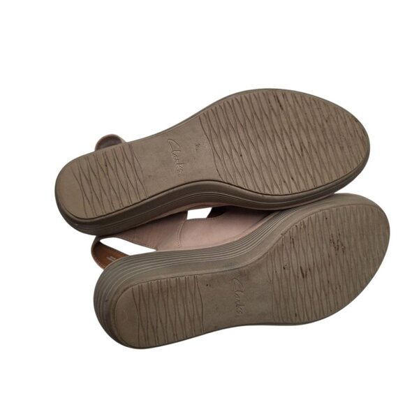 Clarks Soft Cushion Sandal Wedge Shoes Adjustable Straps Womens 9 Wide Beige - Picture 4 of 8